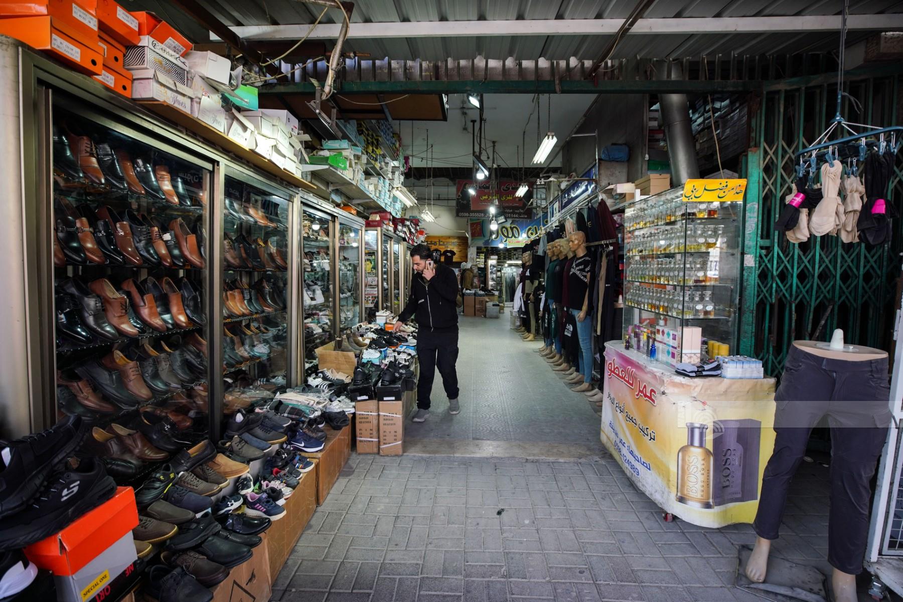 أسواق جنين خالية من المتسوقين مع تواصل عدوان الاحتلال وحصاره للمدينة ومخيمها منذ أكثر من شهرين (تصوير: محمد منصور/ وفا)